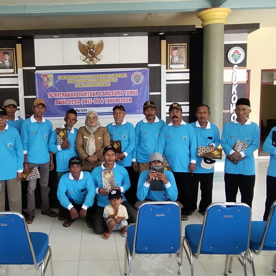 Album : Pembagian Sarung Rt Rw Tahun 2024